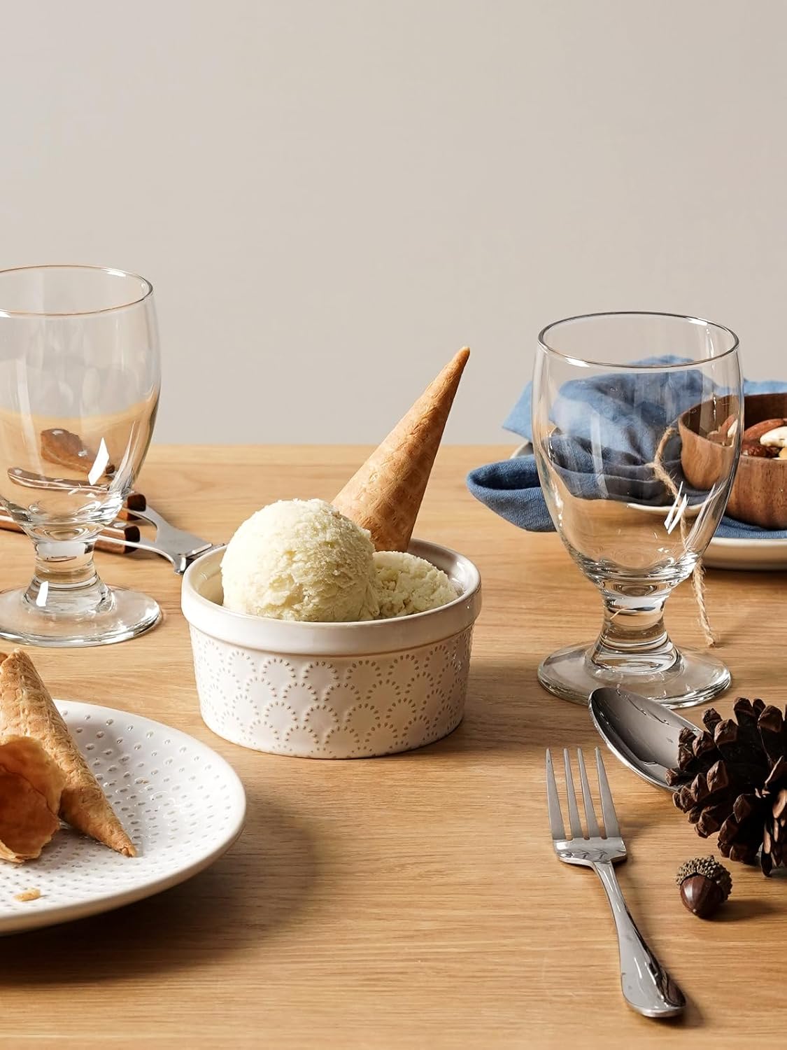 LE TAUCI Ramekins 12 oz, Ramiken for Creme Brulee, Souffle, Dipping Sauce, Ceramic Embossment Housewaming Present -4.8 inch, Set of 4, Arctic White