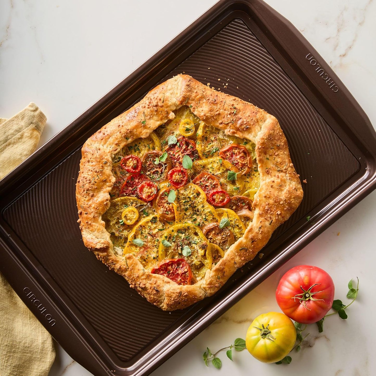 Circulon Nonstick Bakeware, Nonstick Cookie Sheet / Baking Sheet - 11 Inch x 17 Inch, Chocolate Brown