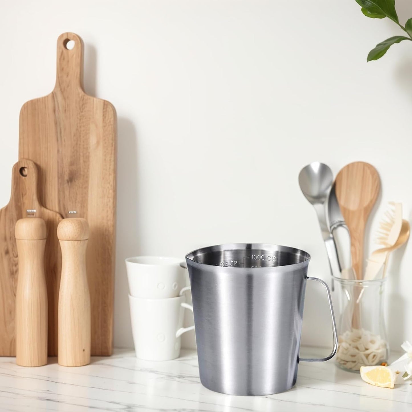 KSENDALO 1.0L/32oz SUS304 Stainless Steel Measuring Cup - Precision Engraved Markings for Liquid, Coffee, Milk & Espresso - 4 Cup Kitchen Mixing Pitcher, Container for Baking & Frothing