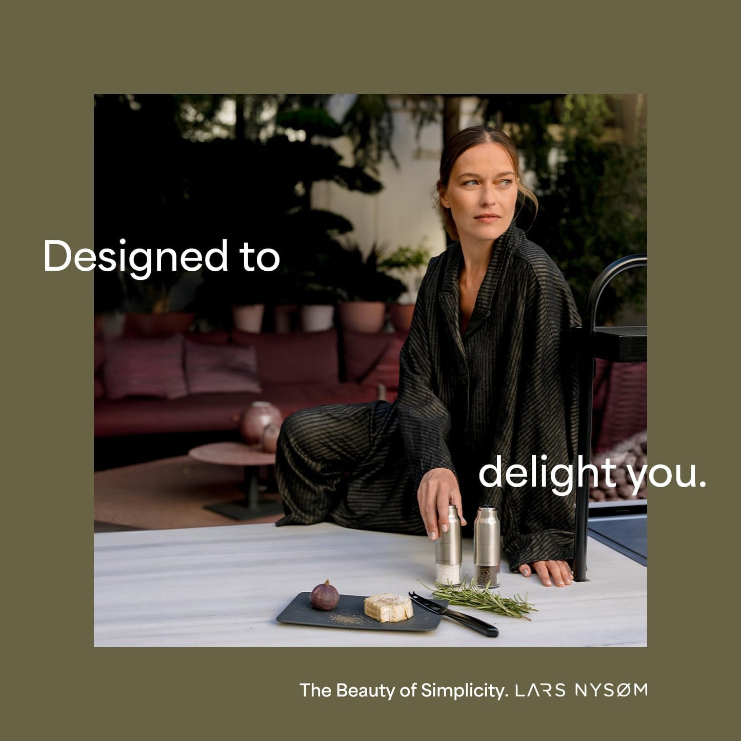 LARS NYSØM Salt and Pepper Grinder Set, Stainless Steel Manual Salt and Pepper Mills, Adjustable Ceramic Grinder, Design Spice Shakers (Black/White)