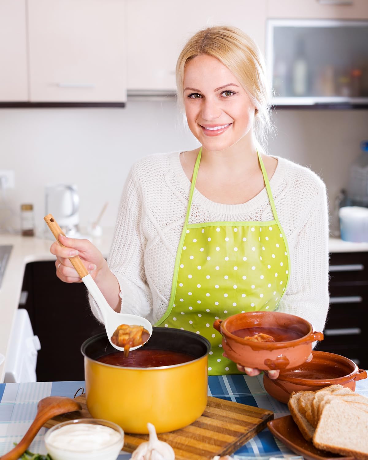 Pack of 2 Soup Ladle, Silicone Ladle Spoon with Wooden Handle, Large Non Stick High Heat Resistant Kitchen Utensils for Cooking, Stirring, Serving Soups(BLACK-WHITE)