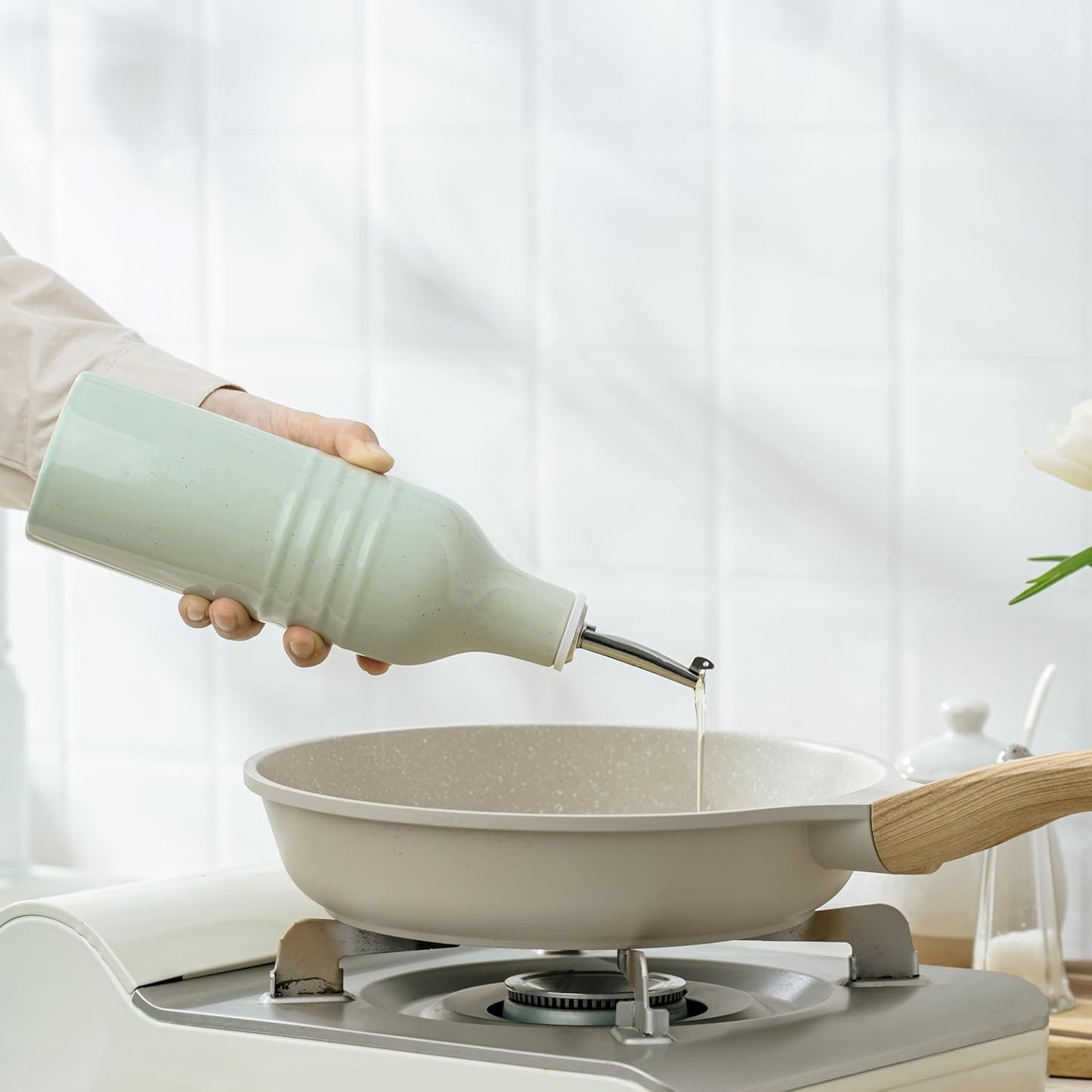 famiware Jupiter 16oz Ceramic Olive Oil Dispenser Bottle, Olive Oil and Vinegar Dispenser Bottle Set of 2 with Stainless Steel Pourers, Suitable for Storage Vinegar, Liquids, Light Pink & Light Green