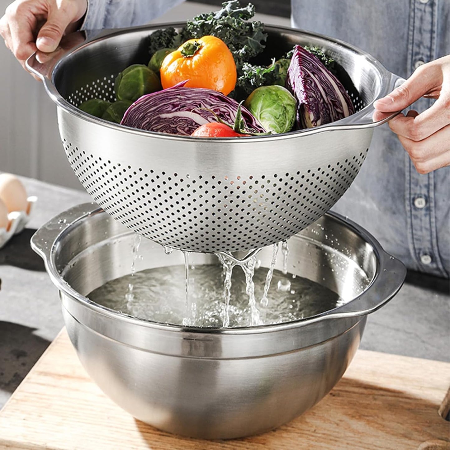 18/8 Stainless Steel Microwell Colander, 2.5QT Large Capacity with Handle Kitchen Food Strainer Basket for Washing Vegetables, Fruits, Rice, and Pasta (primary colour, 2.5QTColander+2.5QT Mixing bowl)
