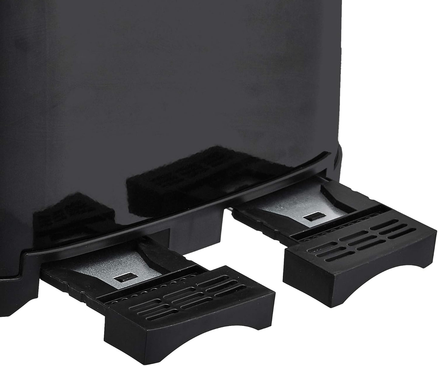 Amazon Basics 4 Slice Toaster, 6 Browning Settings, Removable Crumb Tray, Bagel and Defrost Function, Cancel Button, 1600W, Black