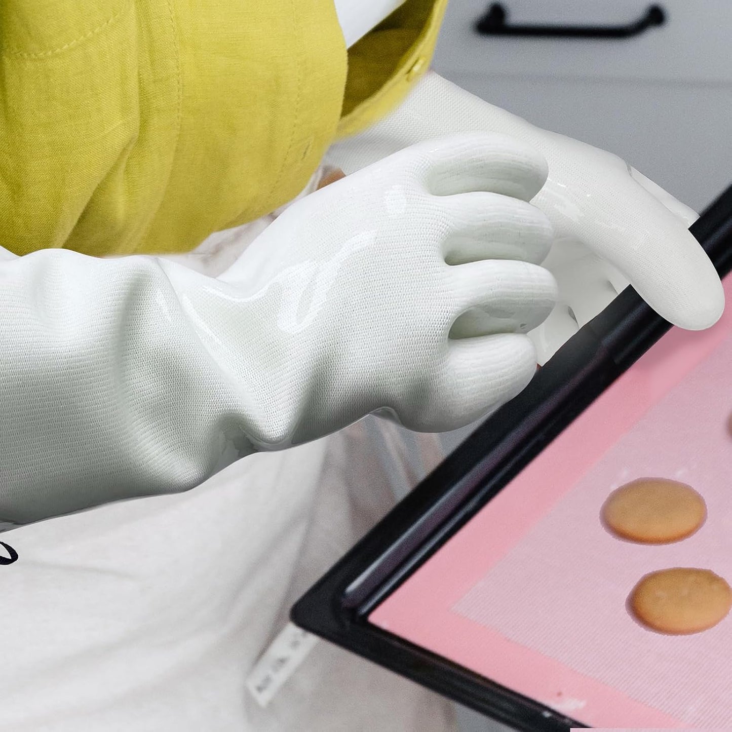 Oven Gloves Liquid Silicone Gloves Food Grade Heat Resistant Mitts with Fingers, for Cooking Baking Grilling Waterproof, with Nylon Liner, White, Large