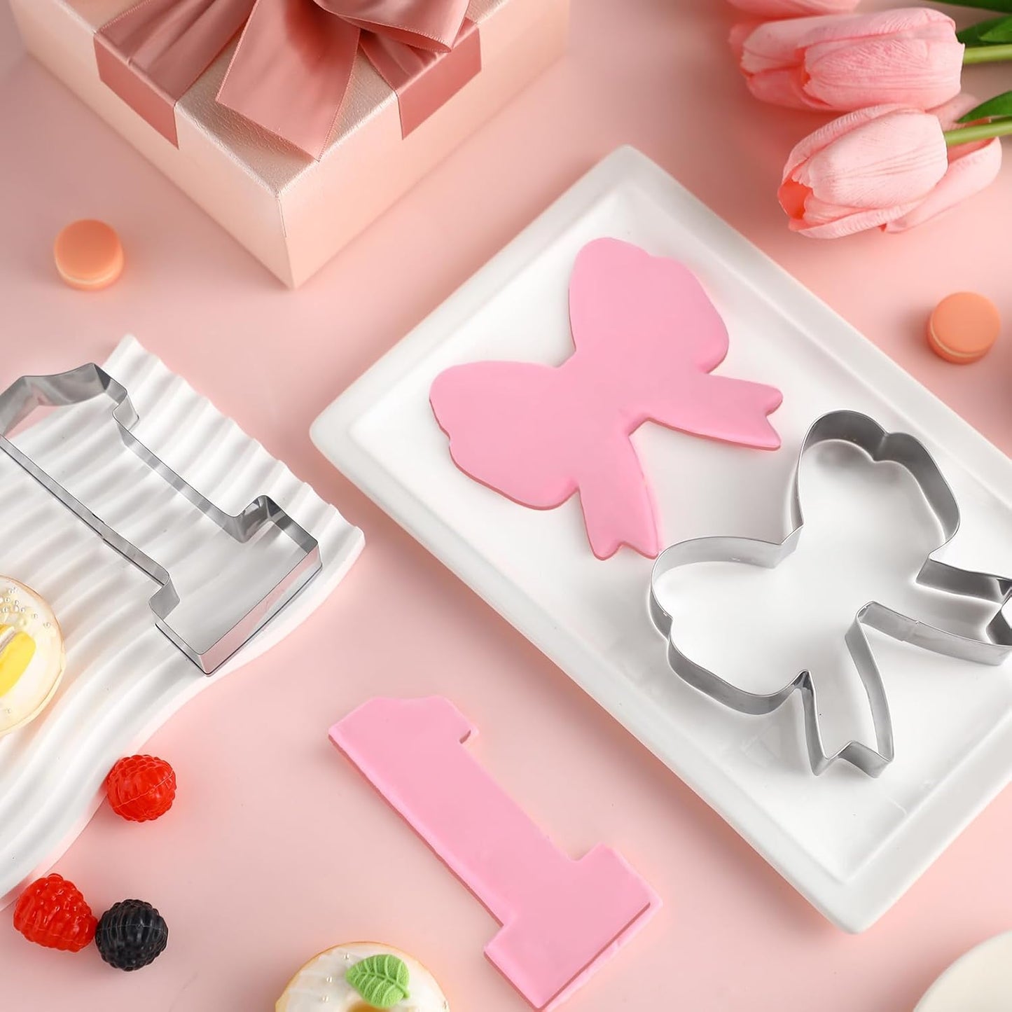 Honeydak 2 Pcs 5 Inch Bowknot Cookie Cutter Number One Cookie Cutter Bow and Number 1 Baking Mold Metal Pancake Fondant Cake Mold for First Birthday First Anniversary Party Baking Supply