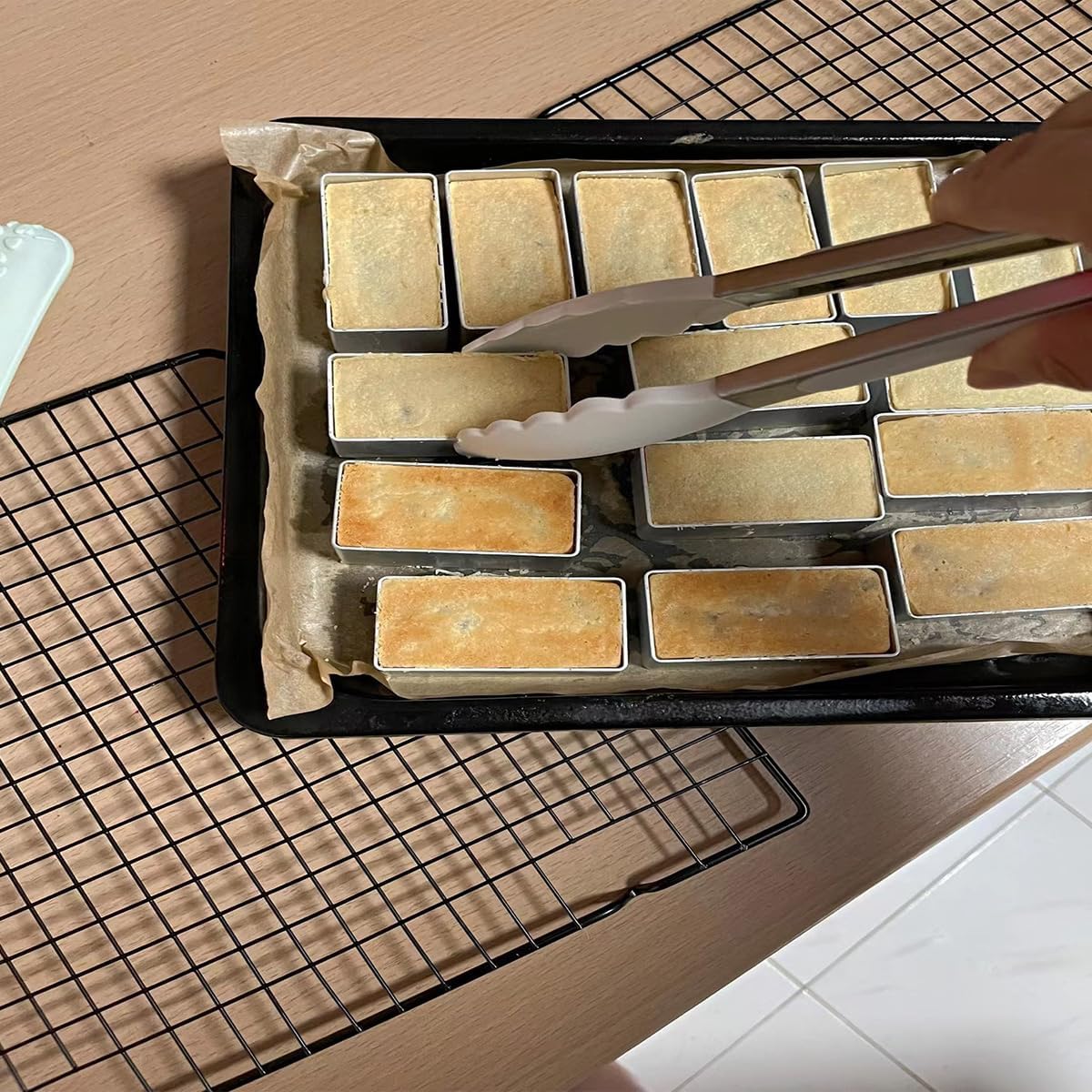 15.7''x9.8' Multi-Functional Cooling Racks -2PCSBaking Cooling Racks - Cookie Cooling Racks for Kitchen, Great for Cooling Biscuits/Bread/Paper Cups Cakes (2PCS 15.7''x9.8'')