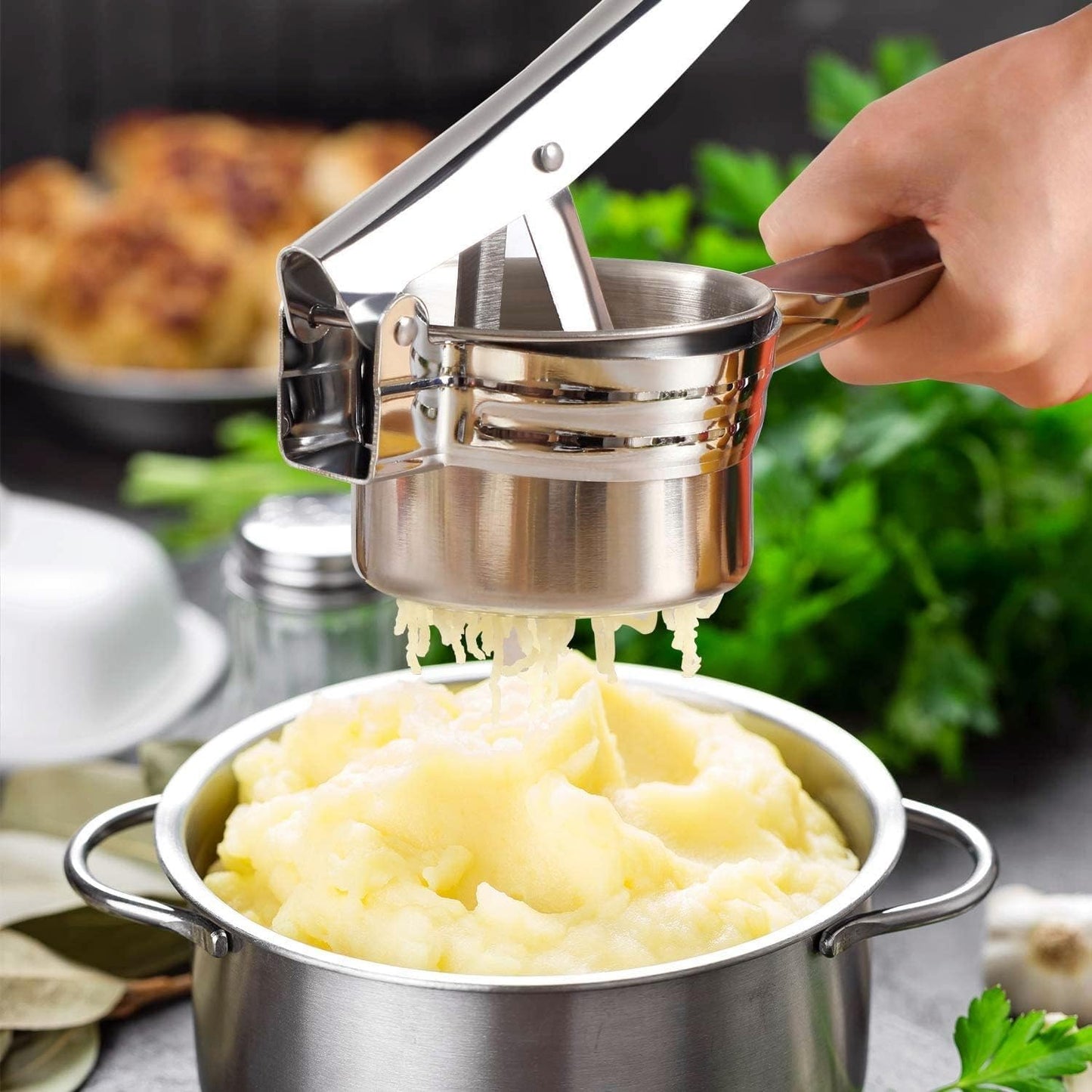 Stainless Steel Potato Ricer Masher,Multi Functional Potato Ricer Press for Pressing Potatoes, Fruits, Vegetables,Manual Masher Kitchen Tool,with 3 Removable and Interchangeable Discs (Bottom Hole)
