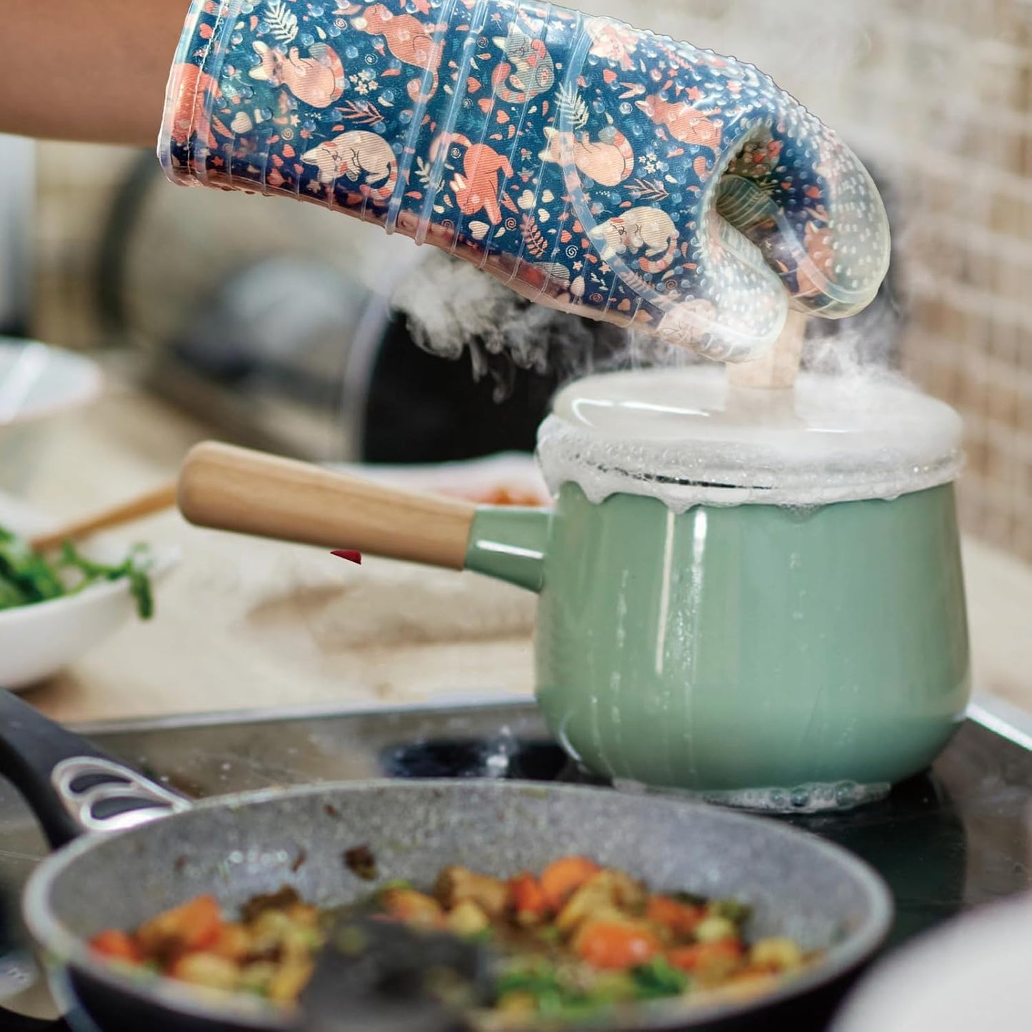 Oven Mitts Set of 2 with Transparent Clear Silicone Shell and Nice Dog Printing Cotton Lining, Heat Resistant to 500 F Kitchen Oven Gloves Pot Holder for Cooking (Navy, Cat, Oven Mitts)