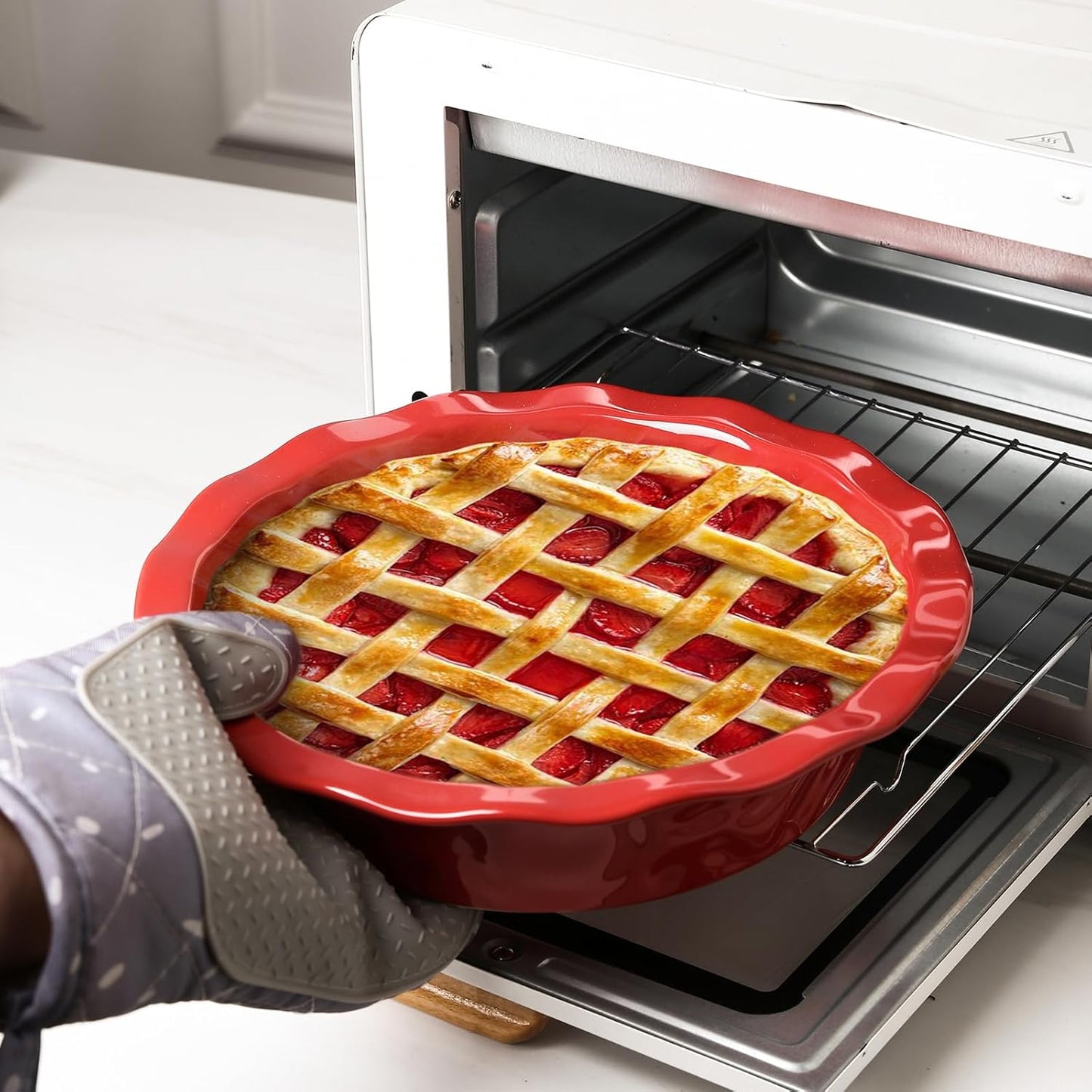 vicrays Ceramic Pie Pan for Baking - 9 inch Pie Plate, Round, Fluted and Deep Pie Dish for Tart, Pizza, Apple Pie, Quiche, Pot Pies, Cake - Reactive Glaze (Red)