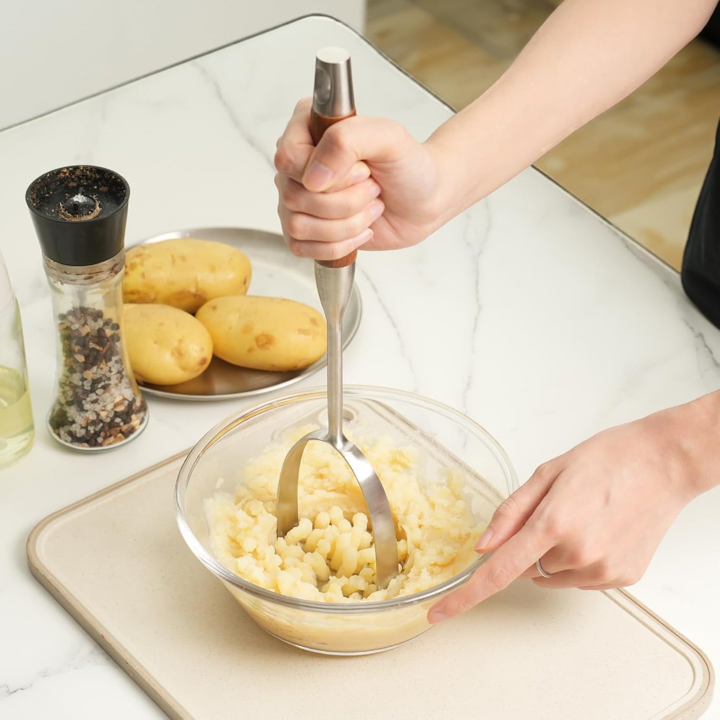 Potato Masher Stainless Steel, Manual Mashed Potato Masher,Wooden handle Potatoes Smasher Kitchen Tool for Avocado,Potatoes, Vegetables, 13.5Inch Long handle Large Heavy Duty Metal Mashing Utensil