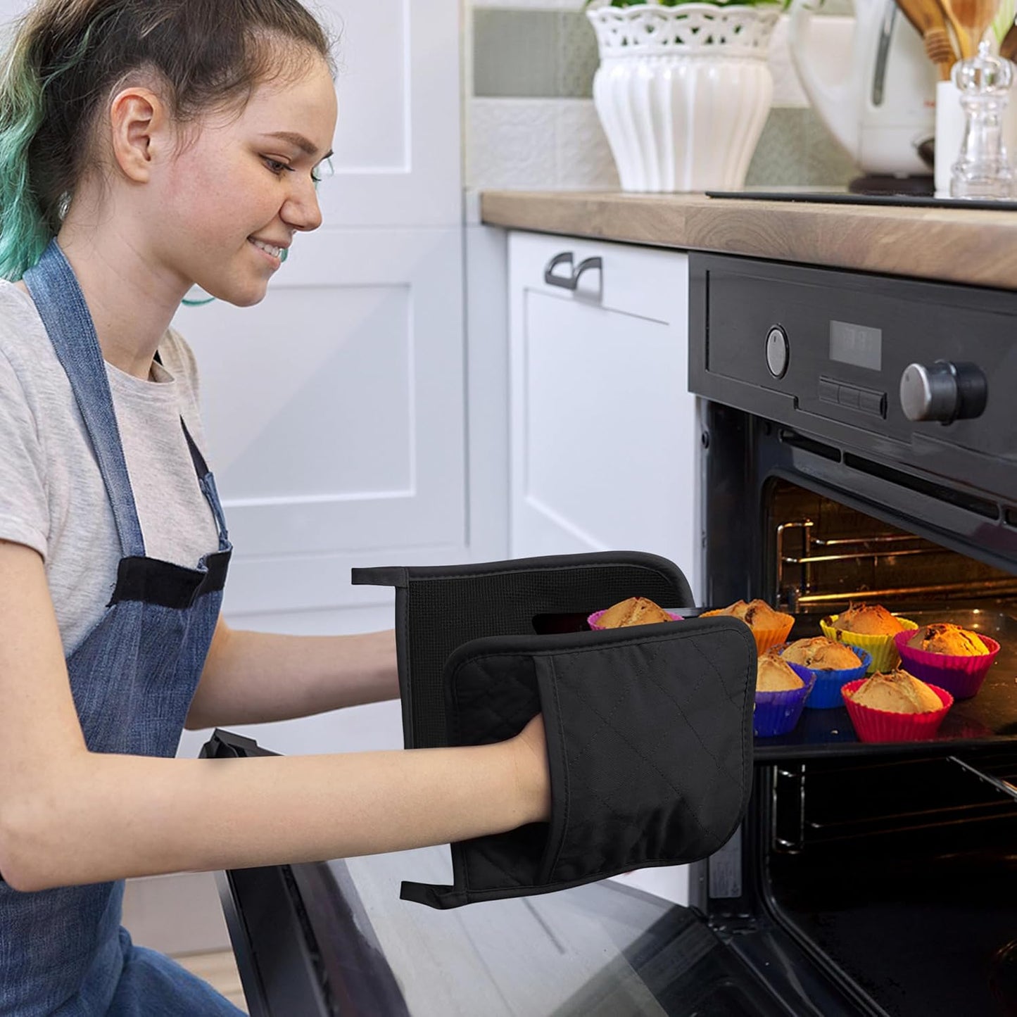 2 PCS Gray Pot Holders Sets for Kitchen Heat Resistant Oven Hot Pads with Pockets Non Slip Soft Grip Potholders for Baking Cooking 8"x8.5"
