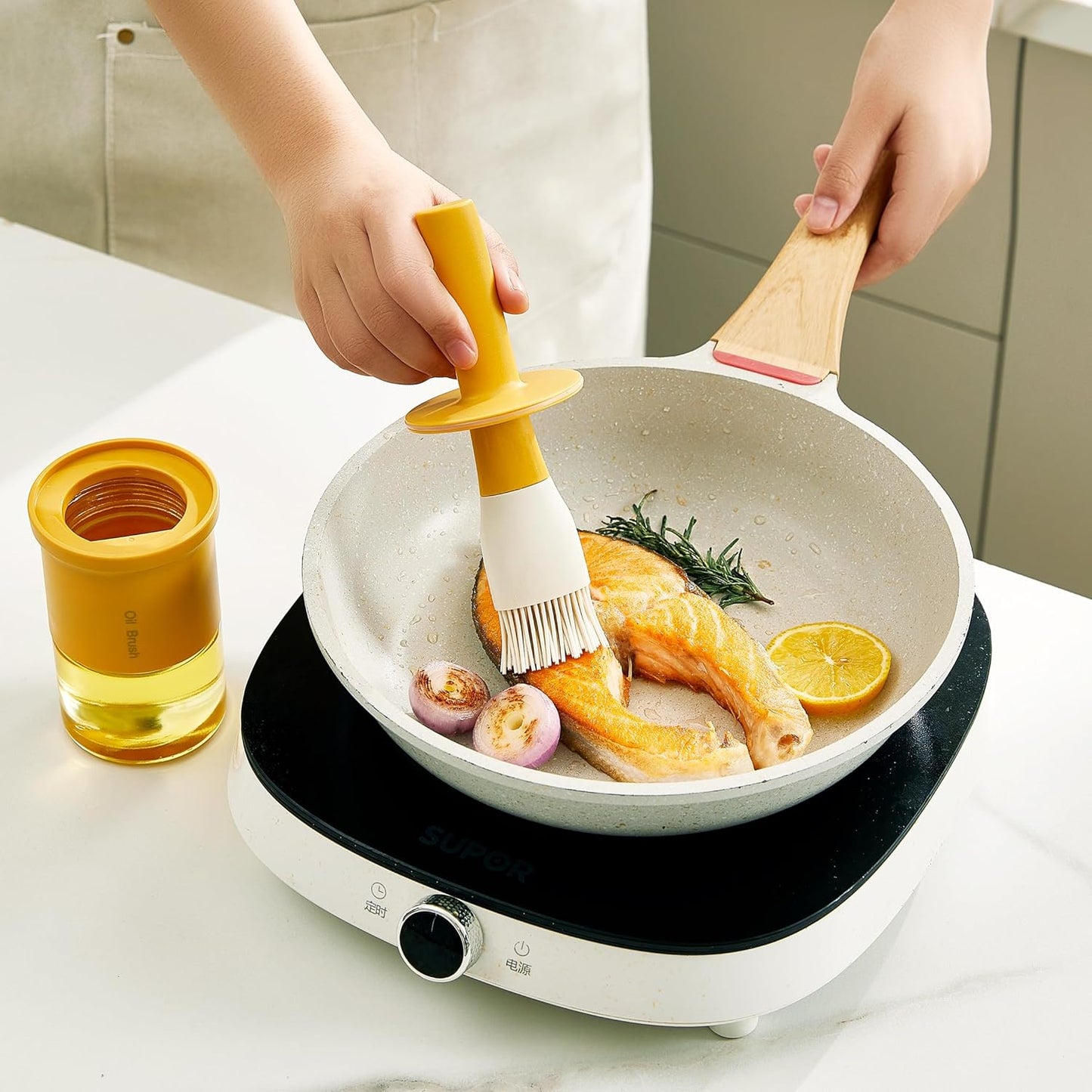 Glass Oil Dispenser with Heat Resistant Brush,Oil Dispenser Bottle with Silicone Pastry Brush for Kitchen,Cooking Vinegar and Sauce BBQ Grill Frying (Oil Dispenser-Yellow)