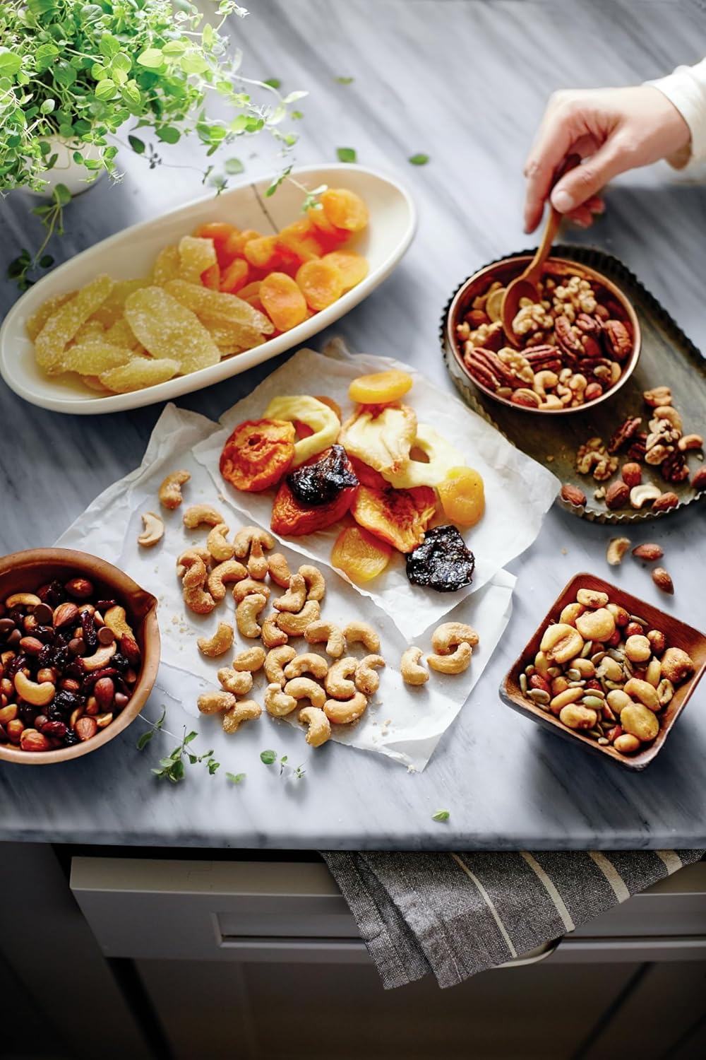 Harry & David Entertainer's Dried Fruit And Nut Tray, Cheese Board, Appetizer, Party Platter
