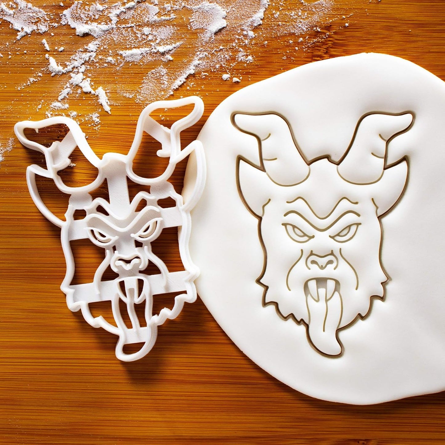 Set of 2 Krampus cookie cutters, 2 pieces - Bakerlogy