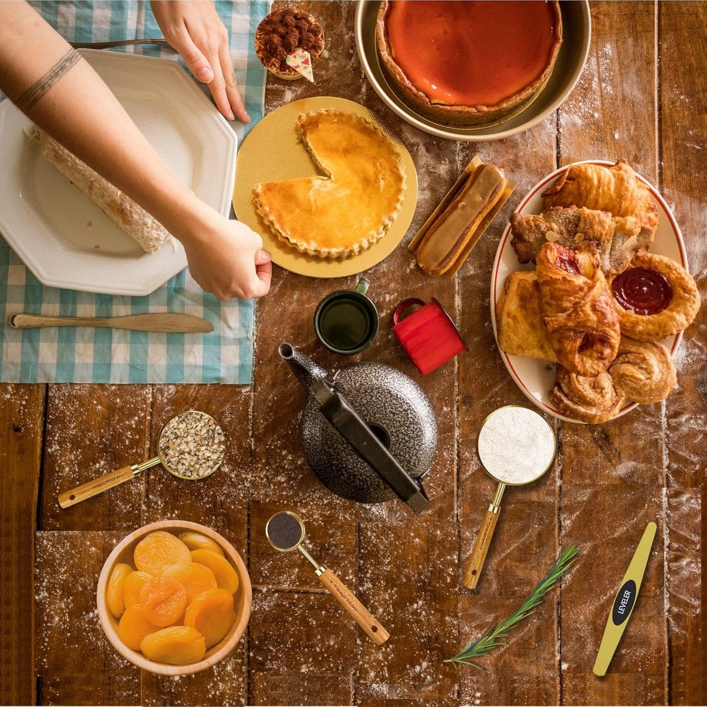 NAZANIN 9-Piece Gold Measuring Cups and Spoons Set – Acacia Wood & Gold Stainless Steel, Premium Baking Tools with Leveler for Kitchen, Cooking & Baking